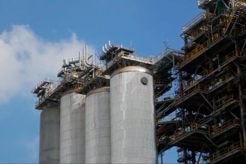 Bahlil minta Pertamina selesaikan proyek kilang Balikpapan Juli 2025