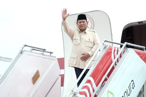 Bertolak ke Mesir, Prabowo temui Abdel al-Sisi dan hadiri KTT D-8