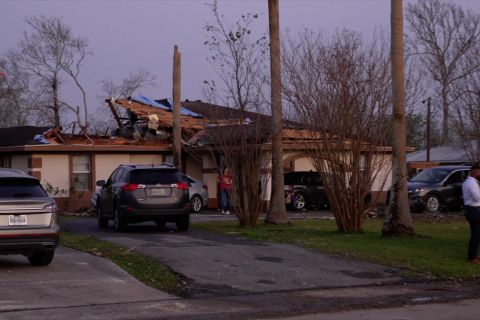 Dua orang tewas akibat tornado yang landa selatan AS