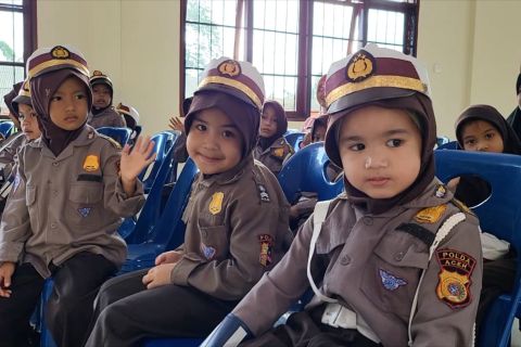 Isi waktu liburan, anak-anak Lhokseunawe kunjungi Mako Brimob