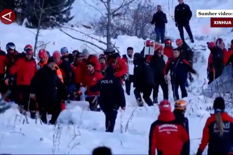 Longsor sebabkan 5 orang terluka di resor ski Turki