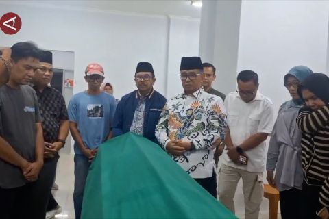 Mantan Gubernur Kaltim Awang Faroek Ishak tutup usia