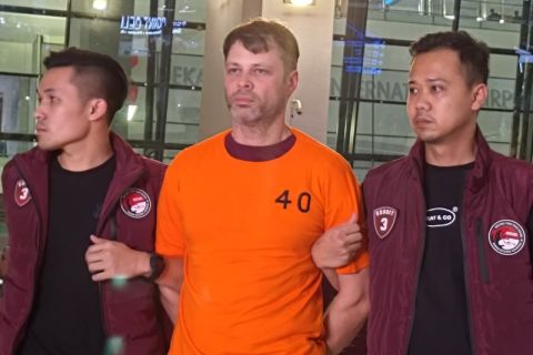 Bareskrim amankan WNA Ukraina, otak pengendali laboratorium narkoba - VIDEO