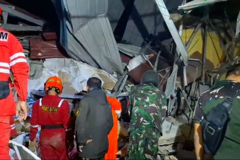 4 orang meninggal akibat longsor di Batam, Pemko segera bentuk BPBD