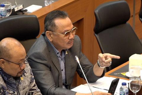 Anggota DPR yakin penertiban SIM prabayar efektif entaskan judol