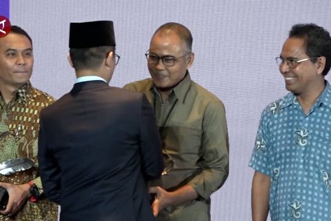 Kantor Berita Antara terima penghargaan Adam Malik 2025 dari Kemlu RI