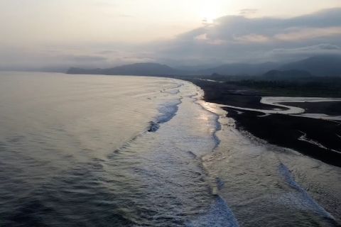 Menikmati pesona pantai Bambang di Lumajang