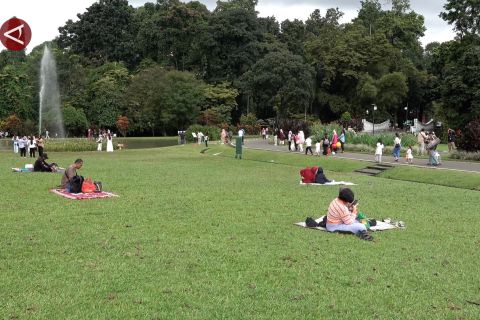 Jumlah pengunjung Kebun Raya Bogor naik 2 kali lipat di masa liburan