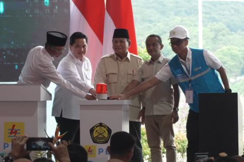 Prabowo resmikan 26 pembangkit listrik demi swasembada energi