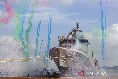 Peluncuran kapal korvet KRI Bung Hatta-370 di Batam