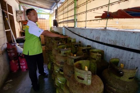 Cek stok LPG 3 kg, Disperindagkop UKM  Lhokseumawe sidak ke pangkalan