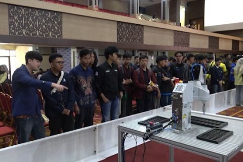 UNP gelar lomba robot industri tingkat nasional