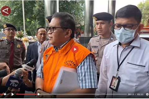 Hasto Kristiyanto diperiksa KPK, harus jawab 52 pertanyaan - VIDEO