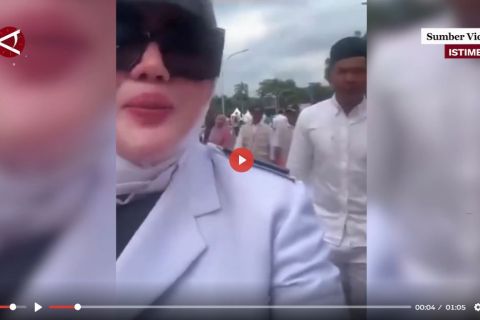 Pemkab Bogor panggil dan bina Kades Wiwin yang tertawakan nasi kotak - VIDEO