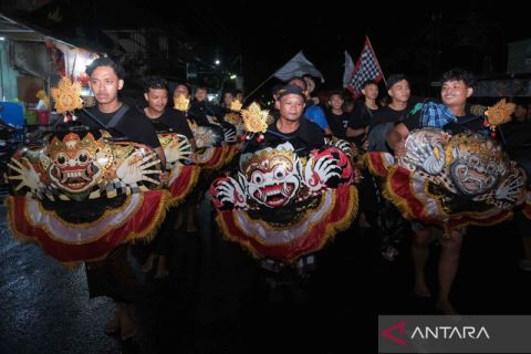 Warga gelar tradisi Okokan sebagai tolak bala jelang Hari Raya Nyepi
