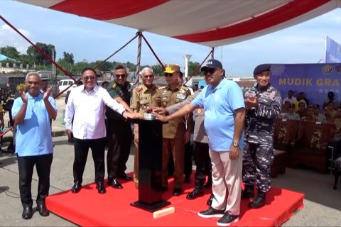 Gubernur Sultra lepas 8.062 pemudik gratis jalur laut dan darat