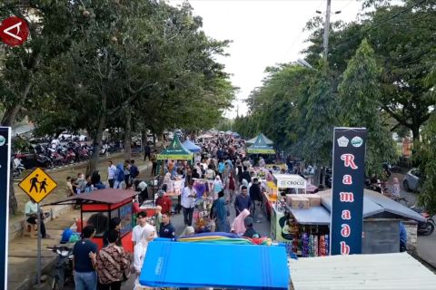 Pasar Ramadhan Lhokseumawe jadi incaran para pencari takjil