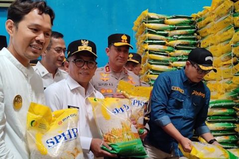 Sidak gudang Bulog, Pemprov Banten pastikan stok pangan Ramadhan aman