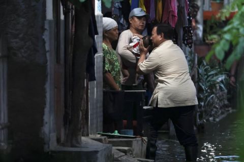 Prabowo tinjau langsung warga terdampak banjir - VIDEO