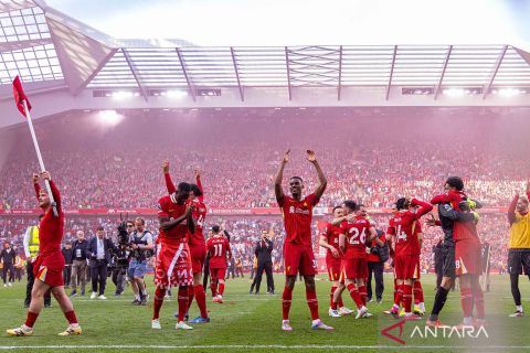 Liverpool kunci juara Liga Inggris setelah hajar Tottenham Hotspur 5-1