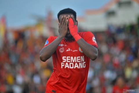 Semen Padang FC menang, sementara lolos dari degradasi