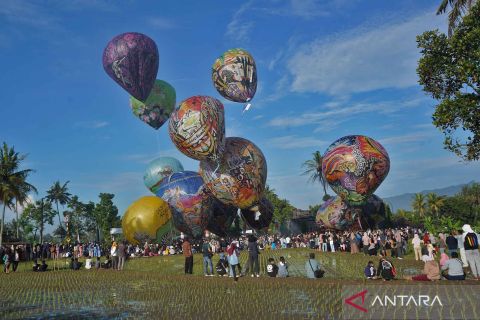 Festival Balon Ngawen meriahkan perayaan Hari Raya Tri Suci Waisak di Candi Ngawen