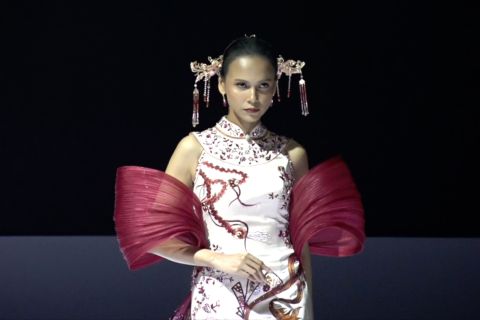 “The Daughters of Eve” dan simfoni gaun di IFW 2025