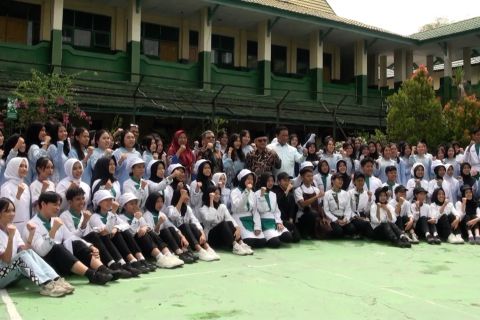 Kunjungi Palangka Raya, Mendikdasmen apresiasi program alumni mengajar