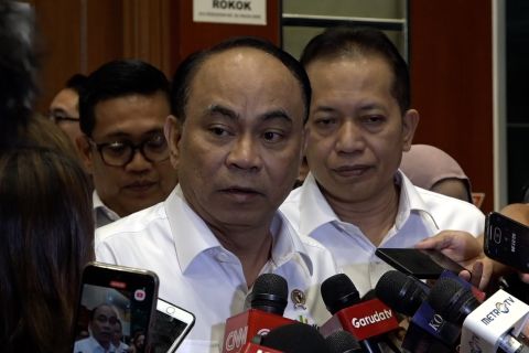 Menkop bahas pemodalan Koperasi Desa Merah Putih dengan Komisi VI DPR