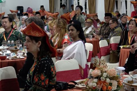 Festival Literasi Minangkabau Internasional 3 bawa pesan perdamaian