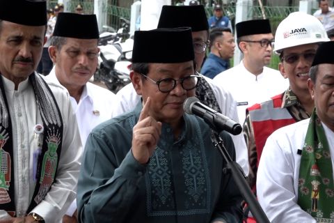 Gubernur Pramono tak segan cabut izin perusahaan yang tahan ijazah