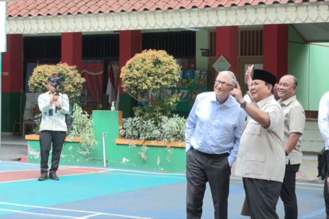 Prabowo dan Bill Gates tinjau program MBG di SDN Jati 03 Jaktim