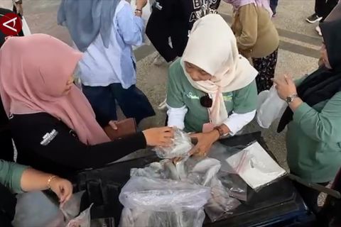 DKP Kalsel gelar pasar murah demi tingkatkan konsumsi ikan