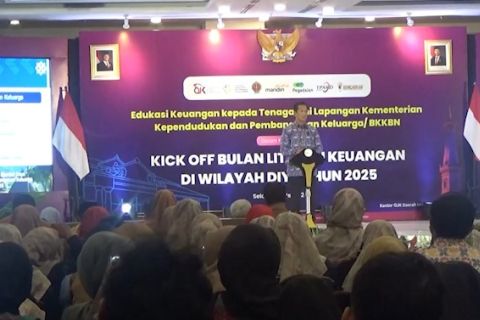 Jadikan Duta Literasi Keuangan, OJK DIY berikan edukasi Penyuluh BKKBN