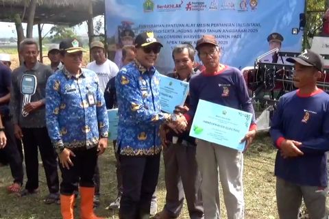 Pemkot Malang salurkan bantuan alat pertanian dukung ketahanan pangan