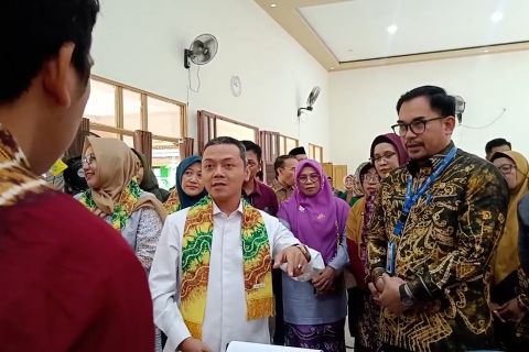 Tinjau SPMB di Banjarmasin, Wamendikdasmen pastikan berjalan baik