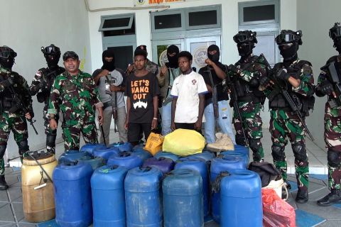Lantamal X Jayapura gagalkan penyelundupan 825 BBM ilegal