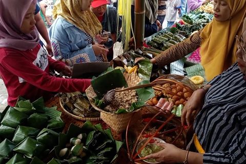 Madiun hadirkan ragam jajanan tempo dulu di Pasar Kawak Gedongan