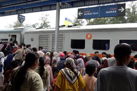 Cuti bersama Idul Adha, KAI Sumbar catat lonjakan penumpang drastis