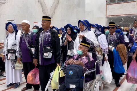 Dua kloter jamaah tertunda pulang ke Indonesia karena perang TimTeng