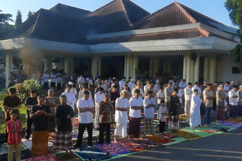 Pemkab Temanggung fasilitasi warga shalat Idul Adha di halaman Setda