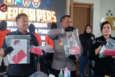 Polrestabes Surabaya ungkap kasus perdagangan orang tujuan Malaysia