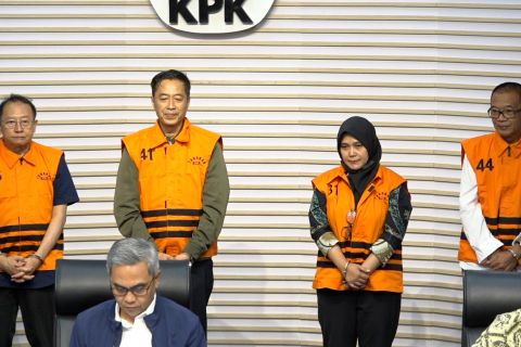 KPK tahan empat tersangka kasus pemerasan izin TKA di Kemnaker
