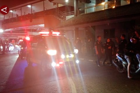 Menhub serahkan 6 jenazah korban kapal tenggelam ke pihak keluarga