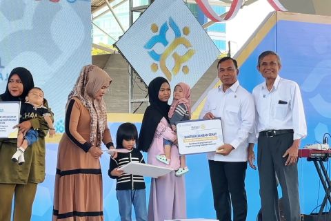 Peringati Harganas di Makassar, Menteri Wihaji sorot penanganan lansia