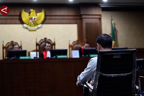 Tom Lembong divonis 4,5 tahun penjara, terbukti korupsi impor gula