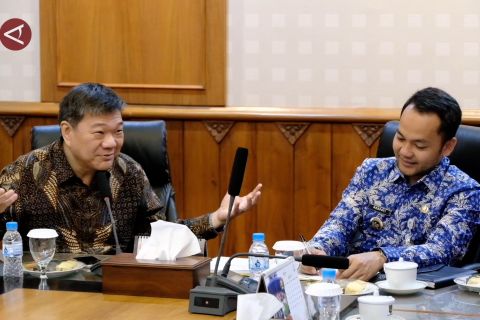 Wali Kota Solo kirim ASN dalami birokrasi ke Singapura