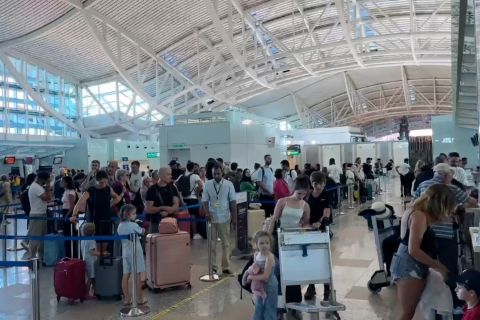 Sejumlah penerbangan Bandara I Gusti Ngurah Rai Bali dibatalkan