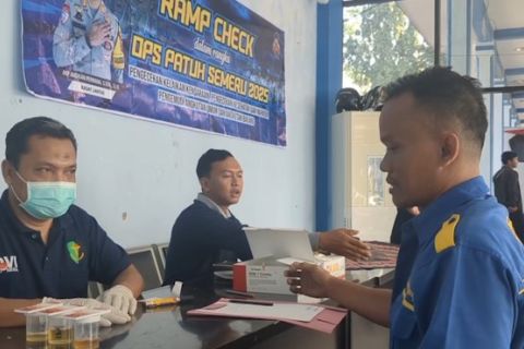 Operasi Patuh Semeru, puluhan sopir angkutan umum jalani tes urine
