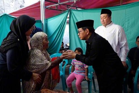 Gubernur Jakarta melayat ke rumah duka pengemudi ojol Affan Kurniawan